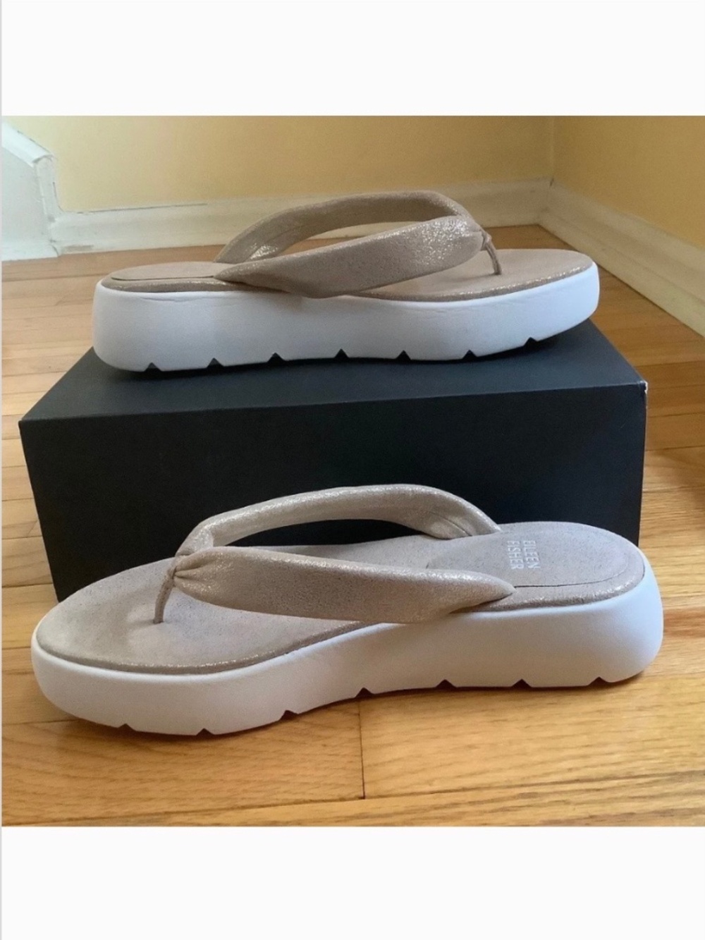 Eileen Fisher Jelly Platform Leather Flip Flop Sandal Platinum SZ 9